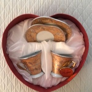 NWT D’Lusso Home Collection Espresso Tea Heart Cups and Saucers Valentin…
